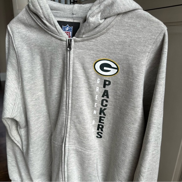 NFL TEAM APPAREL Jackets & Blazers - Women’s •  Green Bay Packers • Team Apparel • Zip up • Hooded Sweatshirt